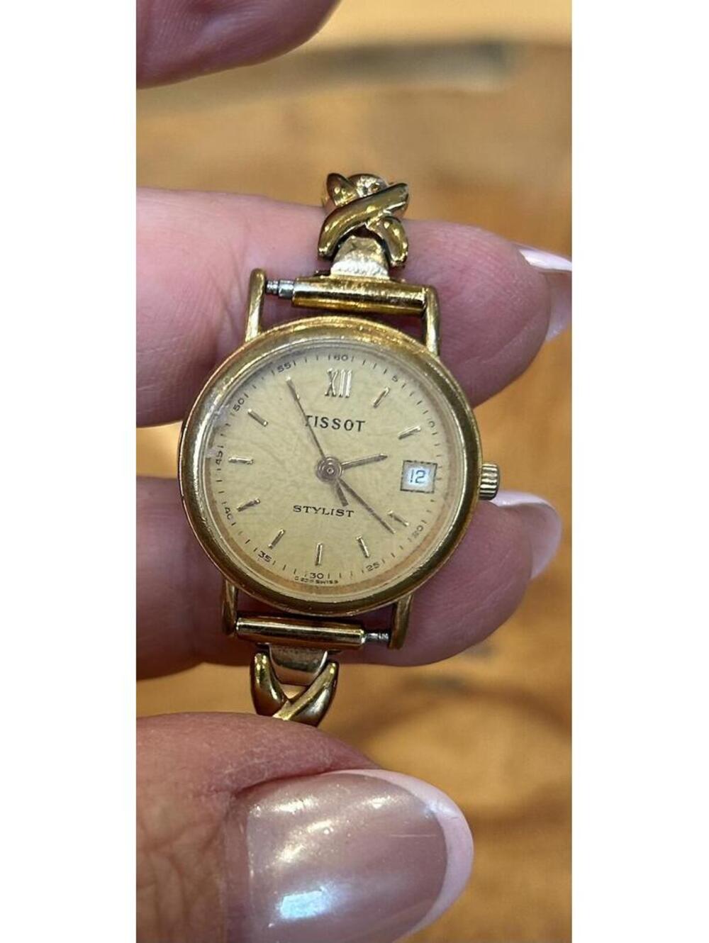 Elegant Classic Tissot Stylist Gold Plate Women’s Date Quartz Model C230 Watch